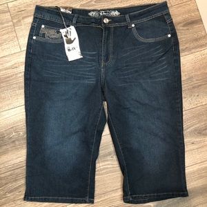 Plus Size 16 Capris Cropped Pants